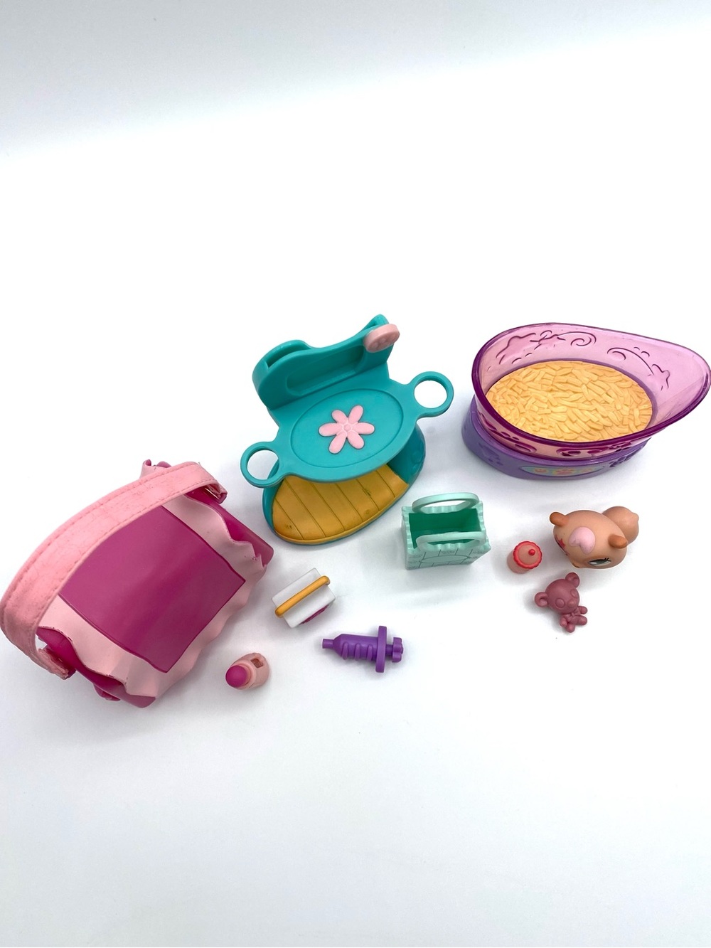 Littlest Pet Shop LPS Pet Carrier & Assorted Accessories Lot - Picture 4 of 15